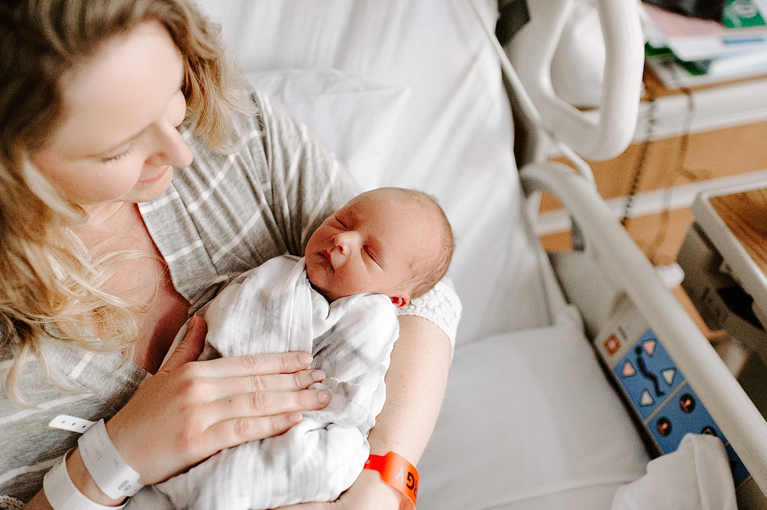 Hospital Newborn Photos with Tacoma Newborn Photographer, Meg Newton Photography 