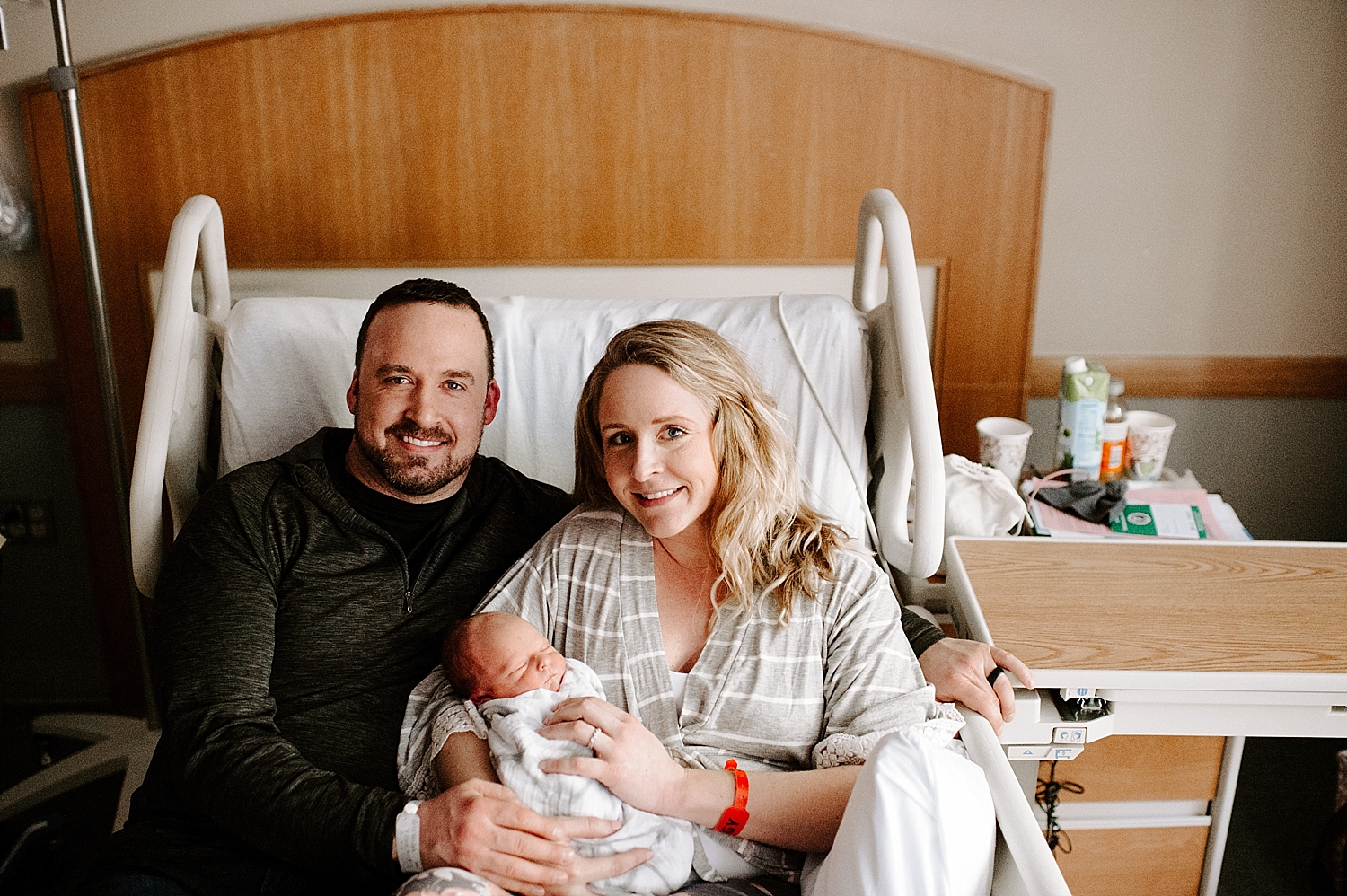 Parents and Newborn Baby | Olympia Fresh48 Session with Meg Newton Photography