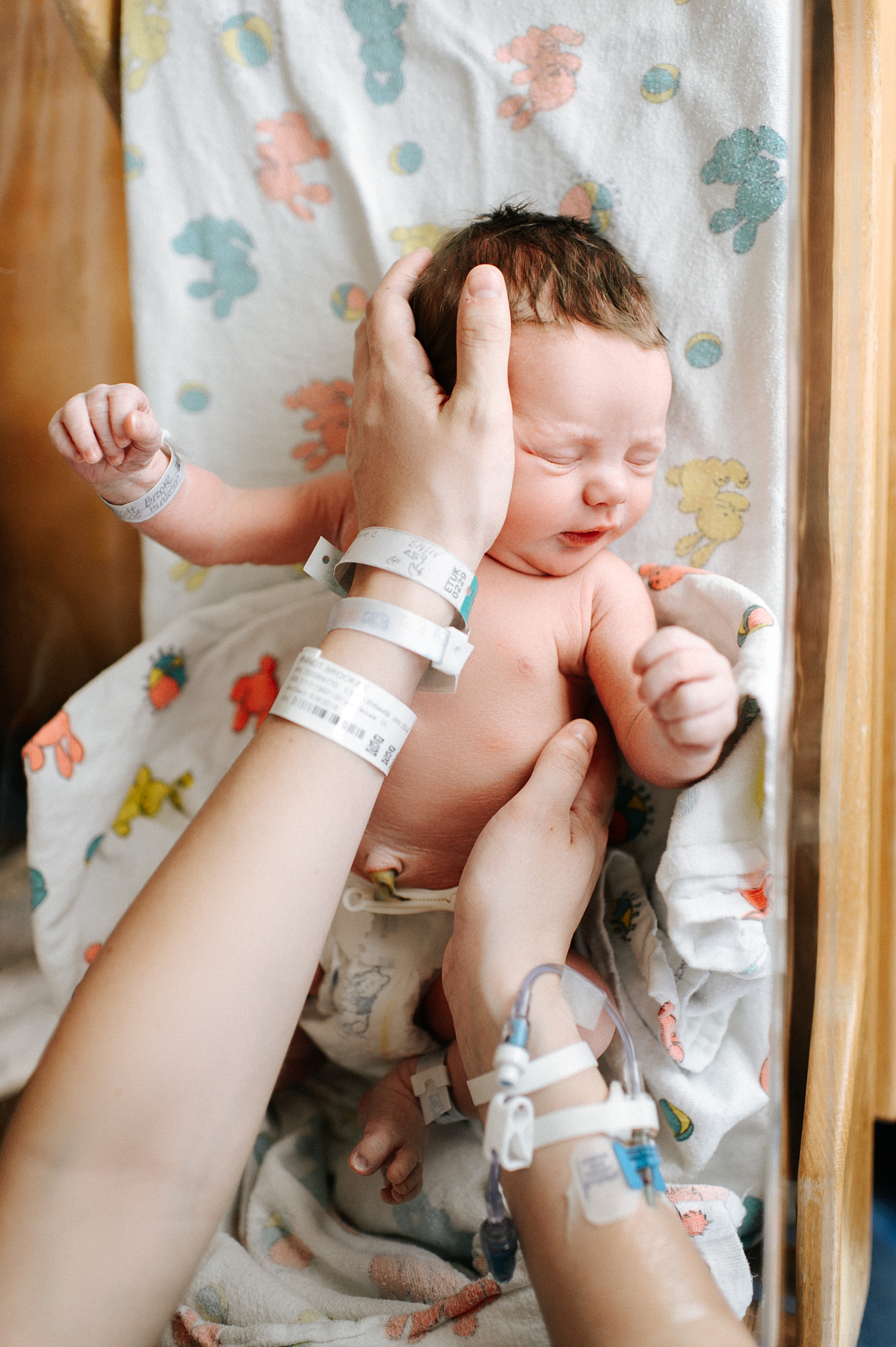 Hospital Newborn Photos at Good Samaritan Hospital | Meg Newton Photography 