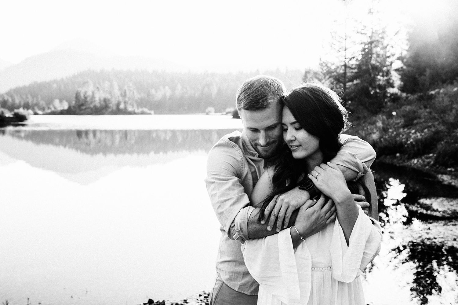 Couples portrait session at Gold Creek Pond in Seattle, WA | Meg Newton Photography
