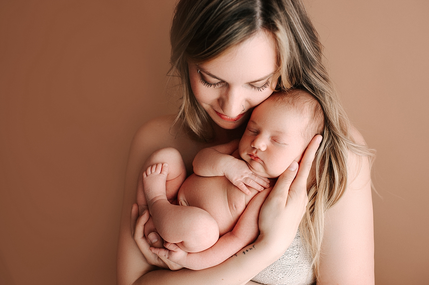 Mama with newborn baby girl | Meg Newton Photography
