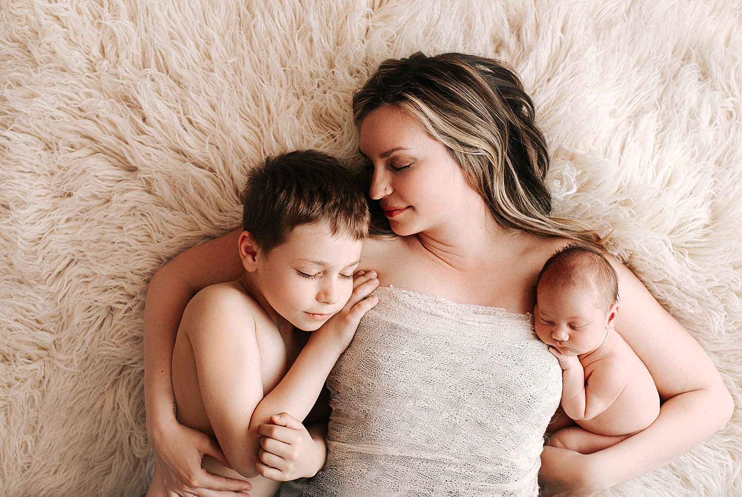 Mama with her little ones during baby sisters newborn session | Meg Newton Photography
