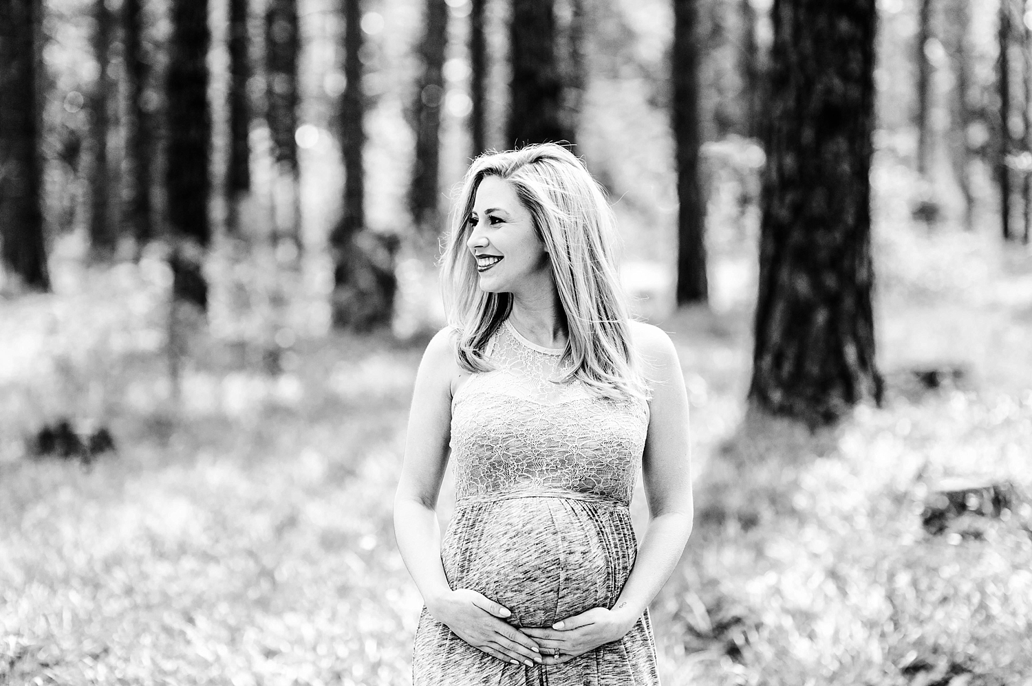 Maternity session at Suncadia family home with Tacoma Newborn Photographer, Meg Newton Photography 